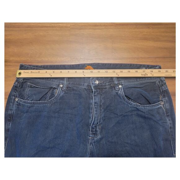 Tommy Bahama Cayman Relaxed Baggy Jeans – Men’s 38×30 – EUC, Stretch Denim - Picture 7 of 10